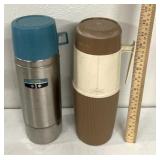 2 retro thermoses
