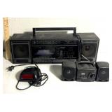 Magnovox stereo/ speaker system