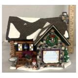 Department 56- Cedar point cabin