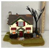 Department 56 - Hauntsburg house