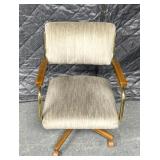 Rolling cushion chair