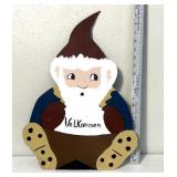 Hand painted wooden garden gnomeï¿½Velkommenï¿½