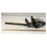 Black & Decker electric 16 inch hedge trimmer
