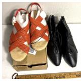 Size 10 1/2 wide sandals- 10 wide