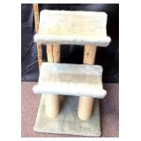 Pet climbing stand