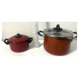 2 red pots w/ strainers