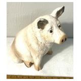 Universal corp 1984 ceramic pig figurine