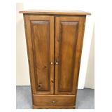 Bookcase cabinet with doors 29 x 21 x 56'