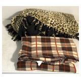 2 throw blankets
