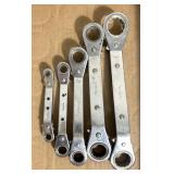 offset reversible ratcheting box end wrenches