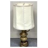 Vintage vase themed lamp