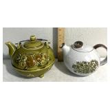 Retro Tea pots