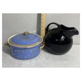 Kitchenware pitcher/pot hall