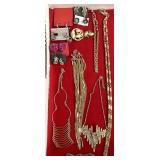 Jewelry/clip on earrings/necklace/belt