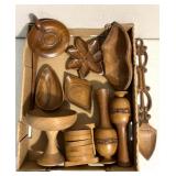 Wooden serviceware decor