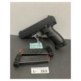 Hi-Point Model JCP 40 S&W w/2 Extra Mags