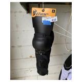 NWT Thor Kneeguard Sector