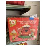 Strawberry Shortcake Big Berry Trolley Kenner