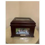 Mr. Christmas Harmonique Music Box