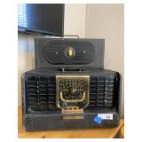 Antique Zenith Trans-Oceanic Portable Radio 8G005?