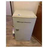 Frigidaire Mini Refriderator