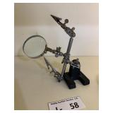 Helping Hands w/Magnifier