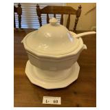 Pfaltzgraff Coup Tureen Set