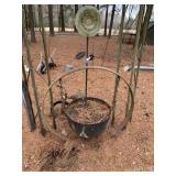 Cast Iron Cauldron w/Wheel Holder (crack)