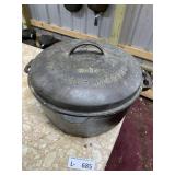 Vintage Cast Iron Wagner Ware Round Roaster No 10
