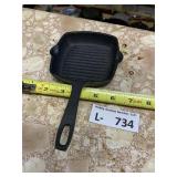 Small Cast Iron Square Skillet Vatra