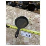 Small Cast Iron Skiilet "Stuttgart Co-Op Buyers As