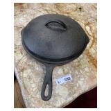Vintage Cast Iron Hammered Chicken Fryer w/Lid