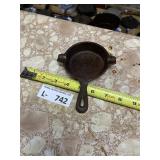 Small Cast Iron Mini Skillet Ashtray Lodge O1AT