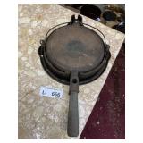 Vintage Puritan No 8 Cast Iron Waffle Maker