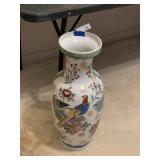 VIntage Chinese Porcelain Vase Decor