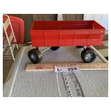 ERTL Plastic Farm Wagon or Barge Trailer