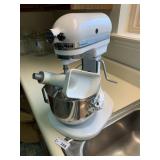 Kitchen Aid MIxer Professional 5