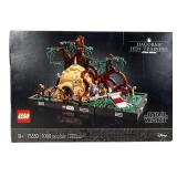 LEGO Star Wars Dagobah Jedi Training Diorama- New