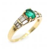 18K YELLOW GOLD EMERALD & DIAMOND FASHION RING