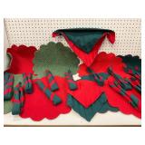Reversible Red and Green Table Linens Set