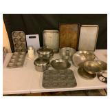 Bakeware and Kitchenware Lot