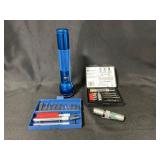 Mag-Lite Flashlight with Accessory Set