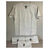 4 NEW Youth Gildan T-Shirts, Size Medium