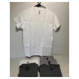 6 NEW Gildan T-Shirts, Size Small