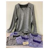 Mixed Sized Lot of V Neck Holloway Women