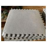 16 USED Interlocking Foam Mats, 1/2 x 24 x 24 in