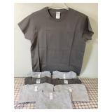 8 New Ladies Gildan T-Shirts, Size Large