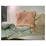 Twin Sea Shell Comforter with Two Blankets