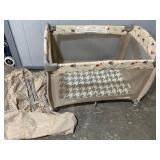 Evenflo BabySuite Pack ï¿½n Play with Canopy