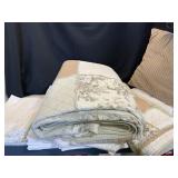 Patchwork Bedspread Set with Shams